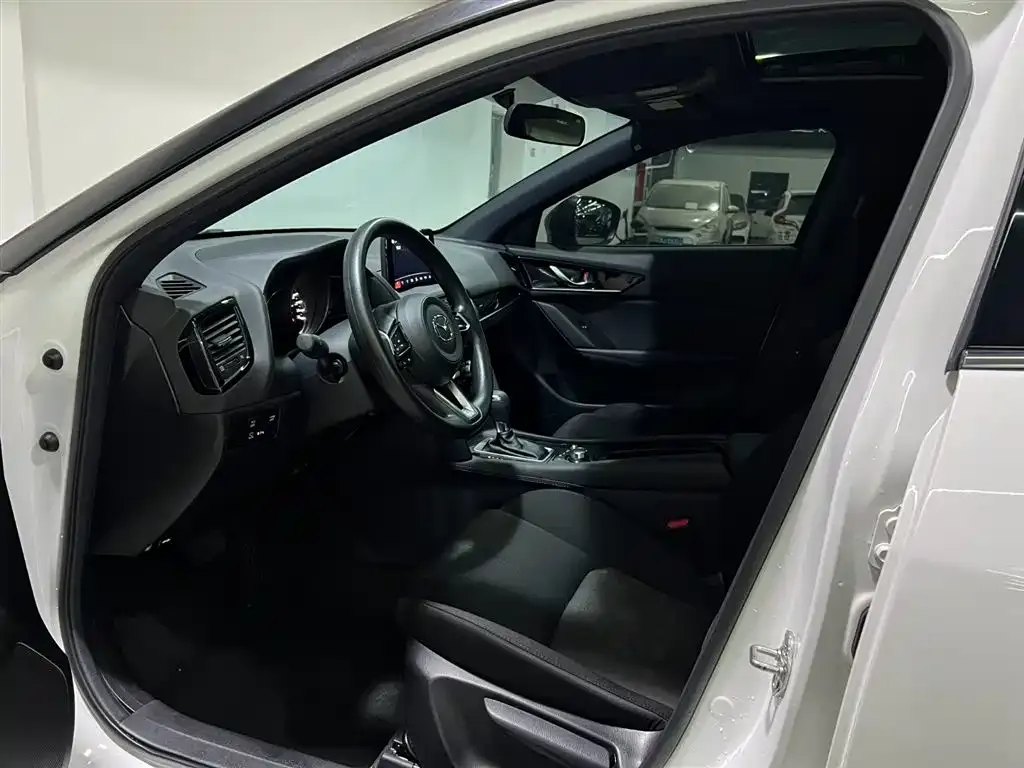 Mazda CX-4 2022 из CN, фото 6