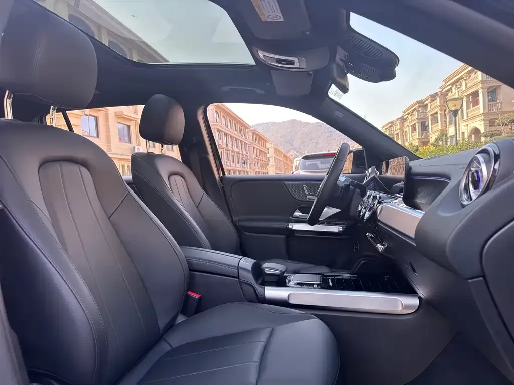 Mercedes-Benz GLB 2023 из CN, фото 2