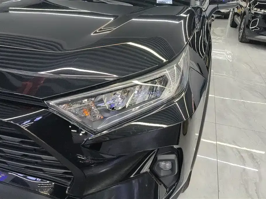 Toyota RAV4 2025 из CN, фото 3