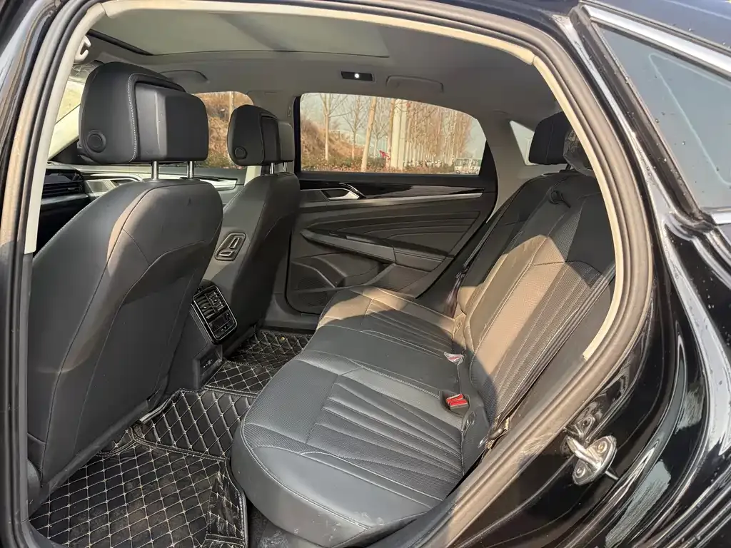 Volkswagen Passat 2024 из CN, фото 6