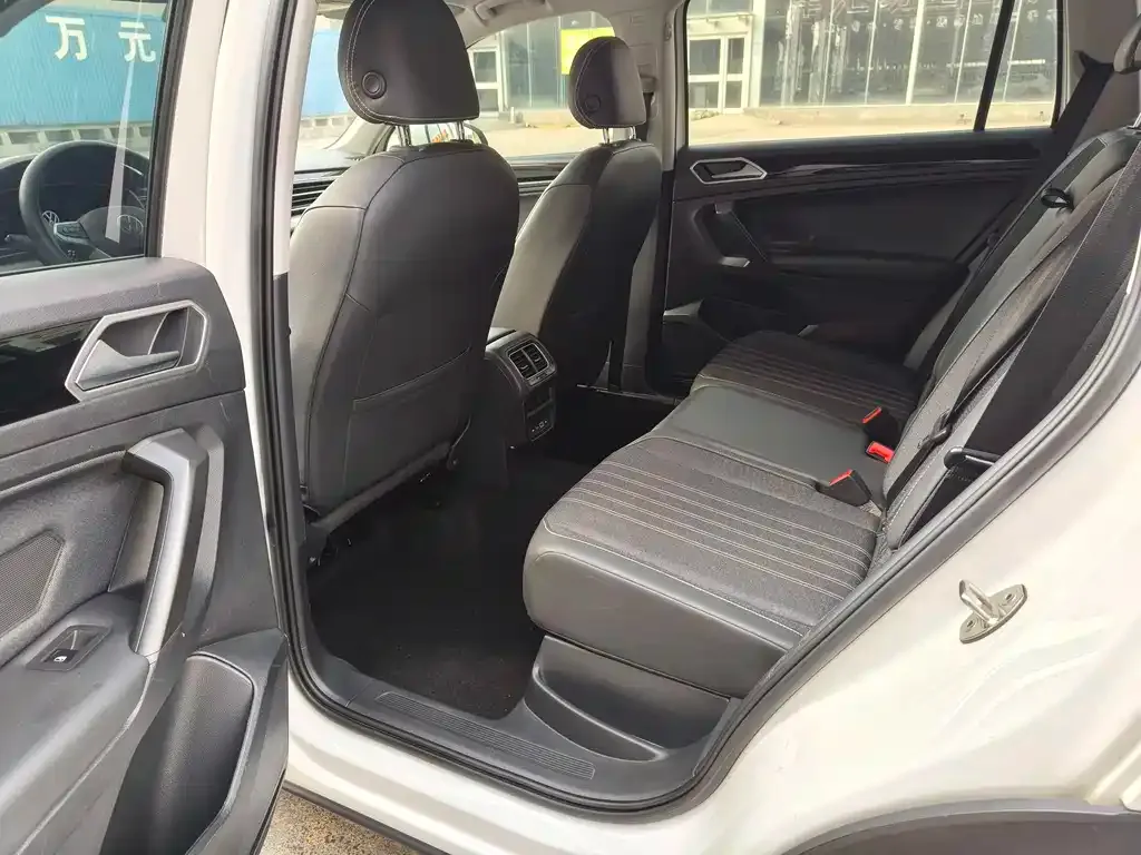 Volkswagen Tiguan L 2022 из CN, фото 3