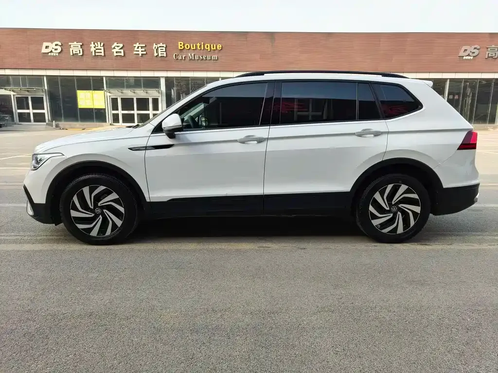 Volkswagen Tiguan L 2022 из CN, фото 7