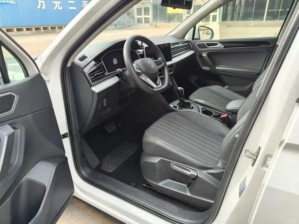 Volkswagen Tiguan L 2022 из CN, фото 10