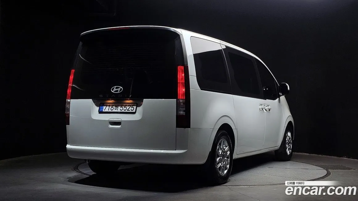 Hyundai Staria — фото 3