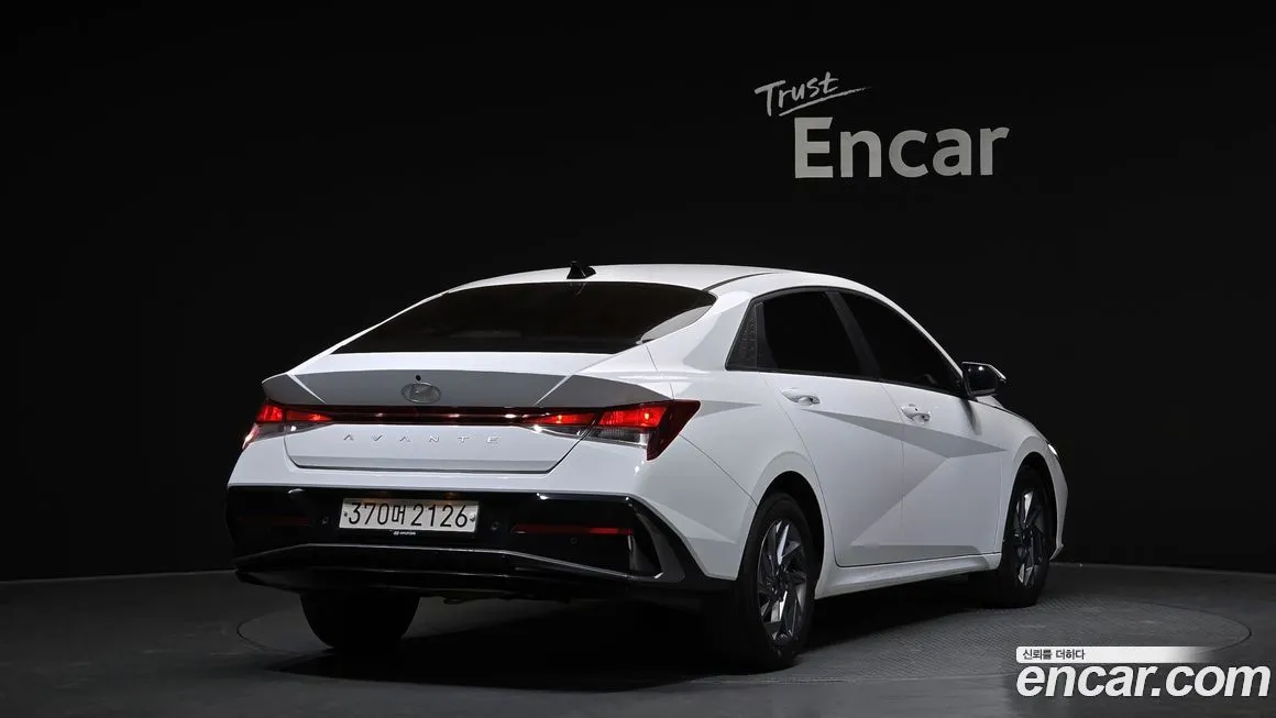 Hyundai AVANTE — фото 3