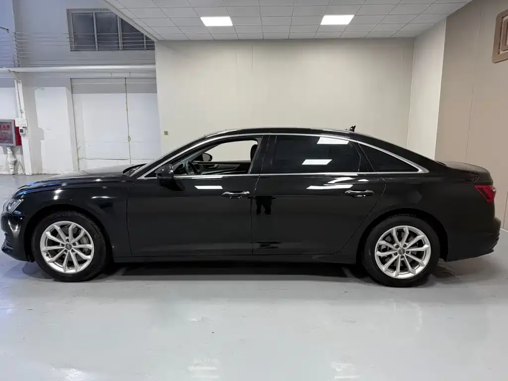 Audi A6L 2021 из CN, фото 8