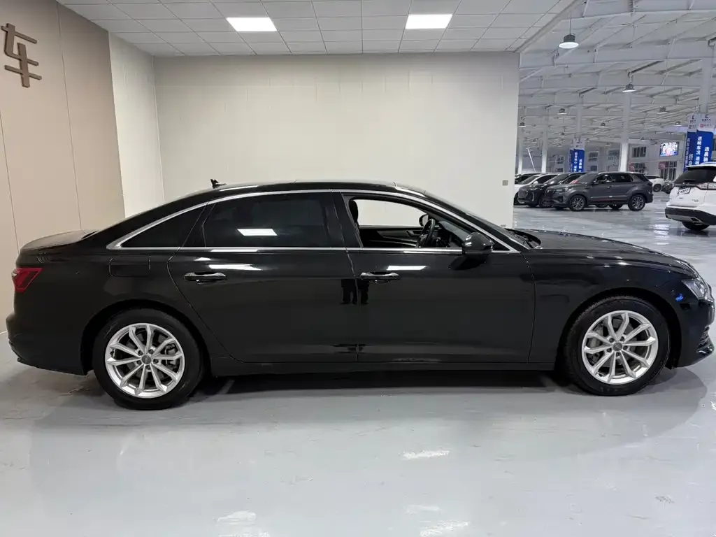 Audi A6L 2021 из CN, фото 2
