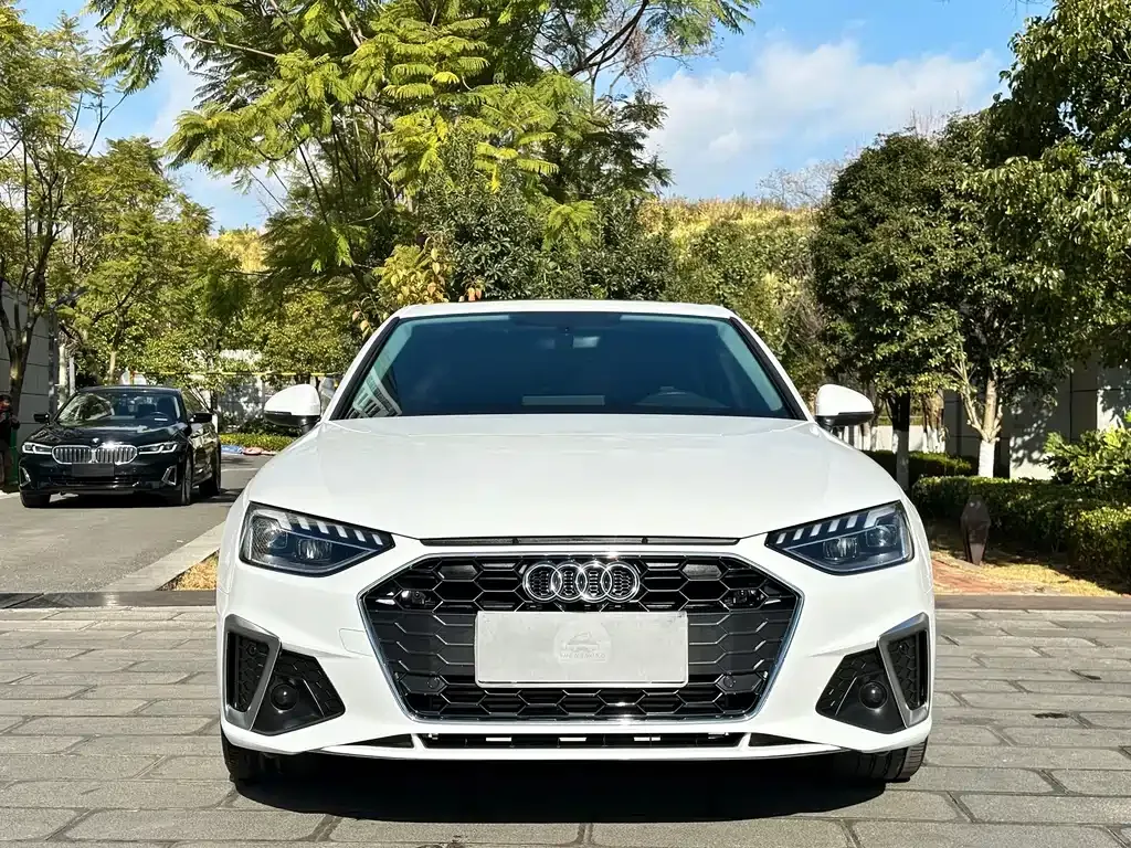 Audi A4L 2023 из CN, фото 2