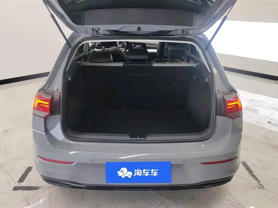 Volkswagen Golf 2023 из CN, фото 2