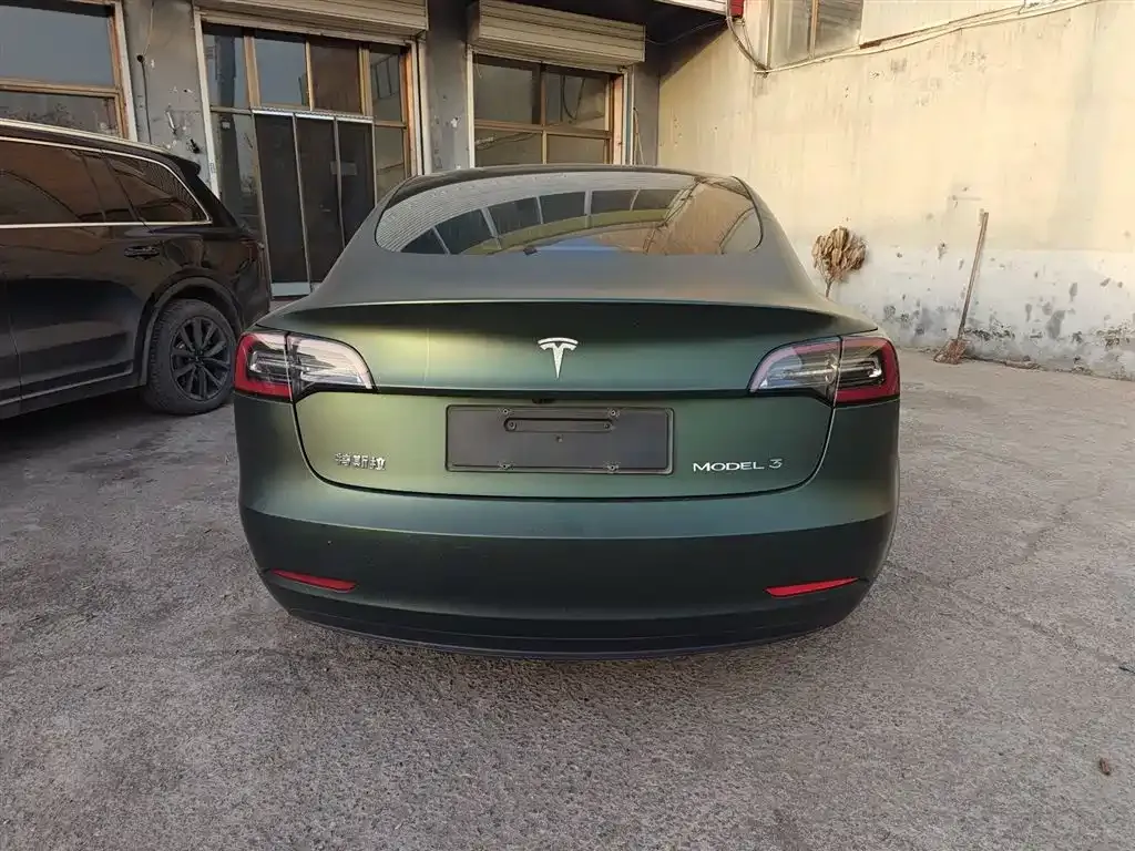 Tesla Model 3 — фото 9