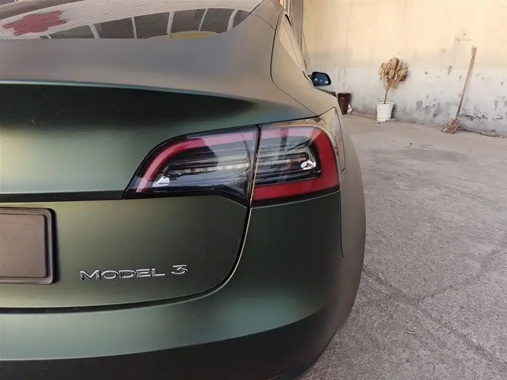 Tesla Model 3 — фото 7