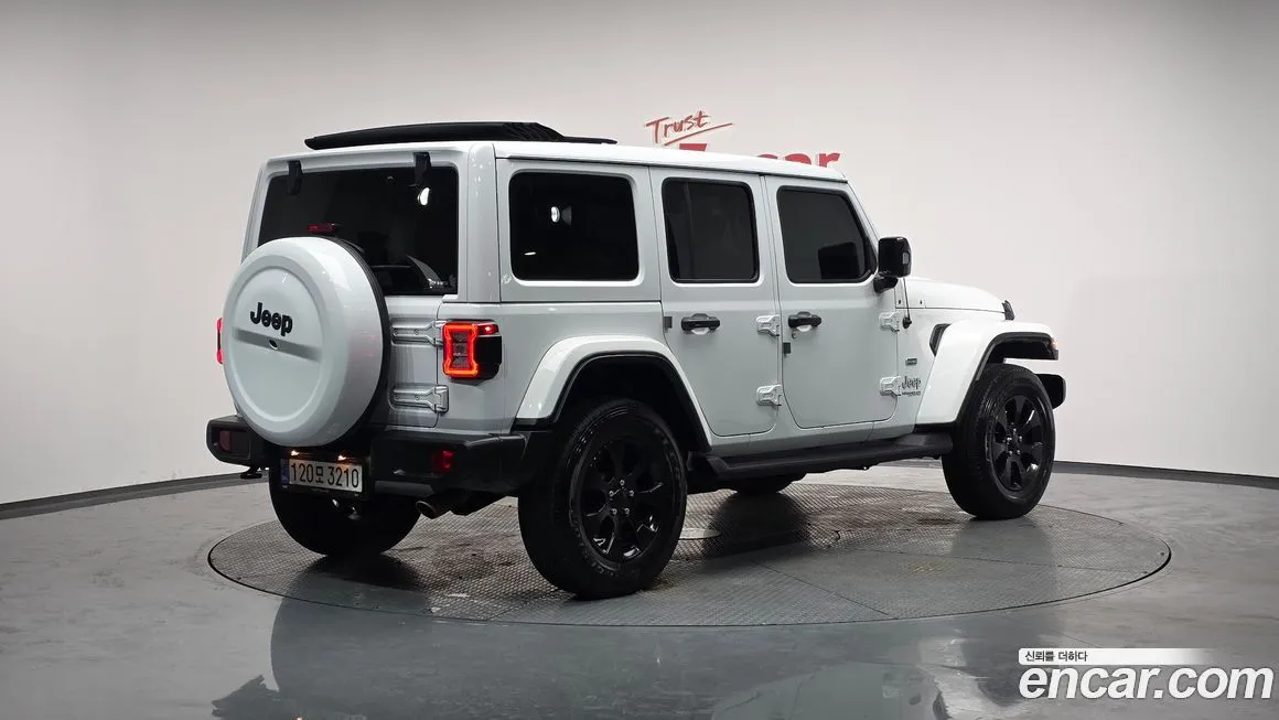 Jeep Wrangler 2022 из KR, фото 2