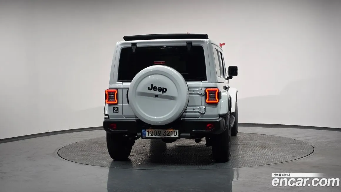 Jeep Wrangler 2022 из KR, фото 4