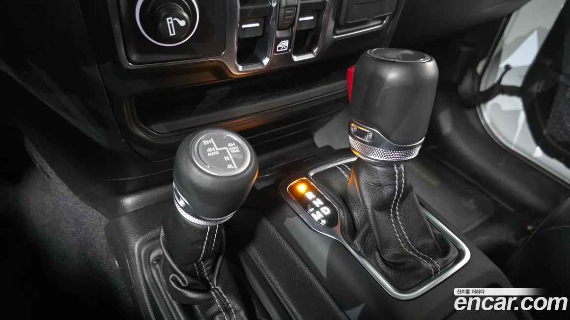 Jeep Wrangler 2022 из KR, фото 9