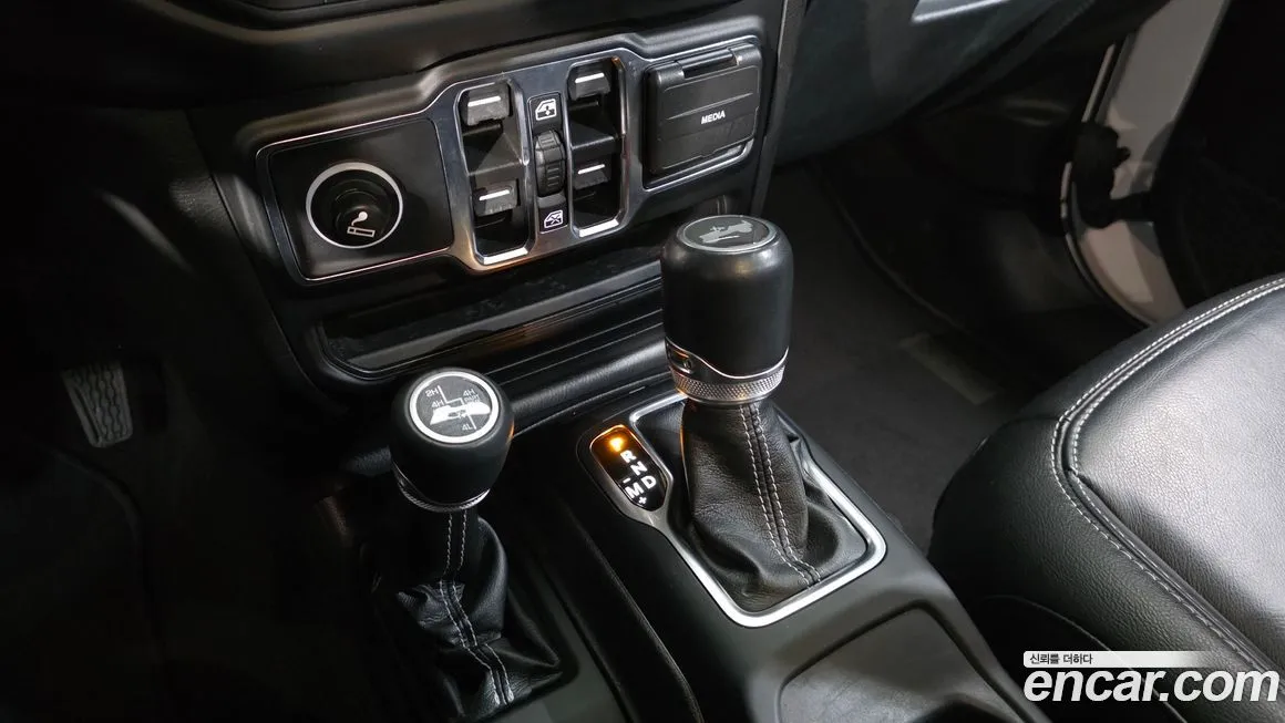 Jeep Wrangler 2022 из KR, фото 9