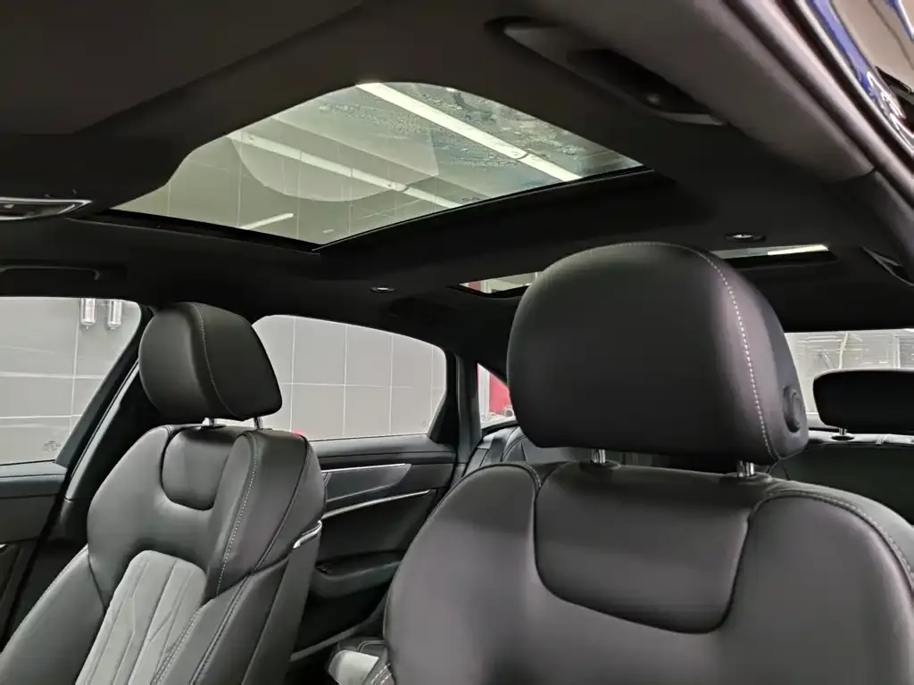 Audi A6L 2024 из CN, фото 5