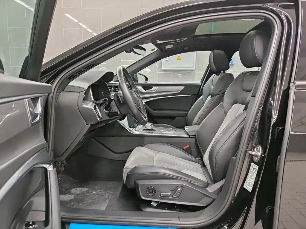 Audi A6L 2024 из CN, фото 9