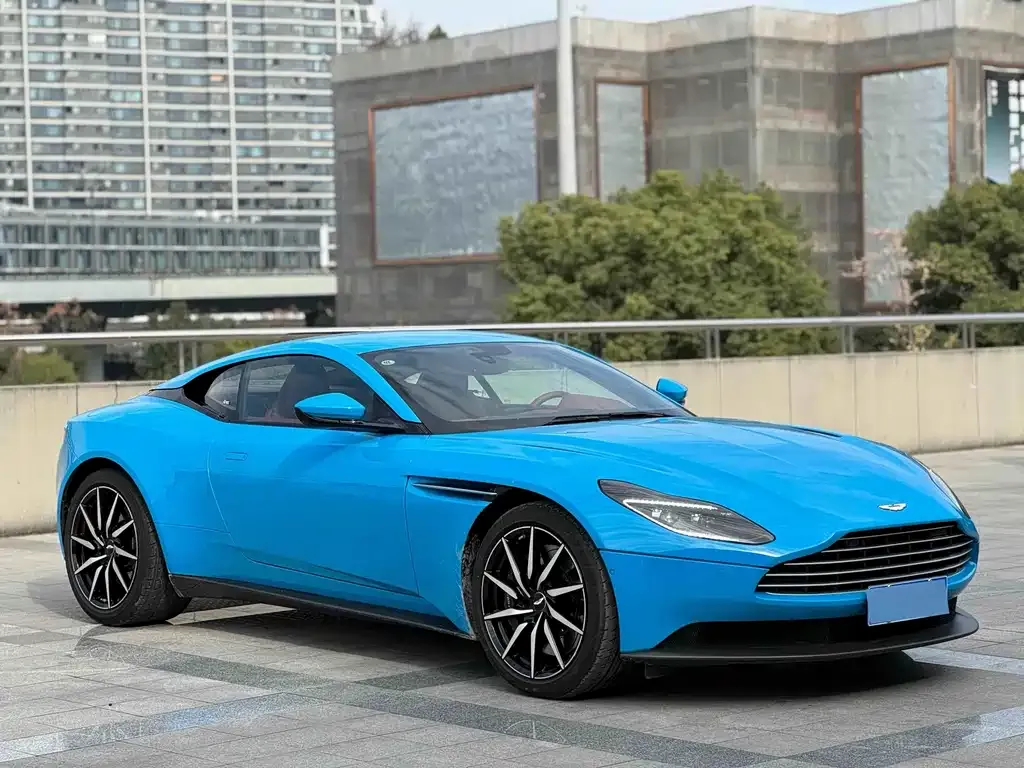 Aston Martin DB11 2023 из CN, фото 6