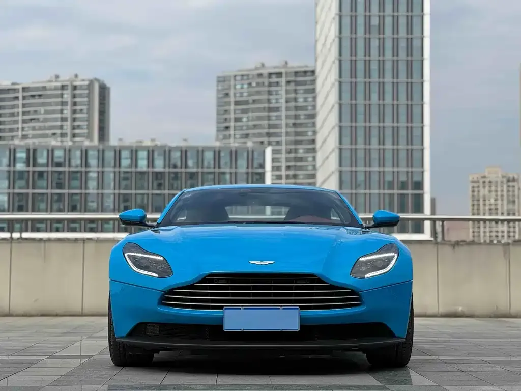 Aston Martin DB11 2023 из CN, фото 2