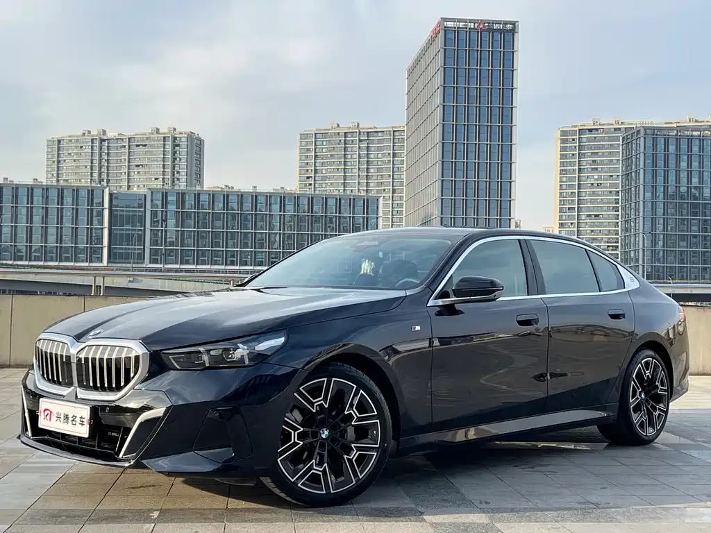 BMW 5 Series 2025 из CN, фото 1