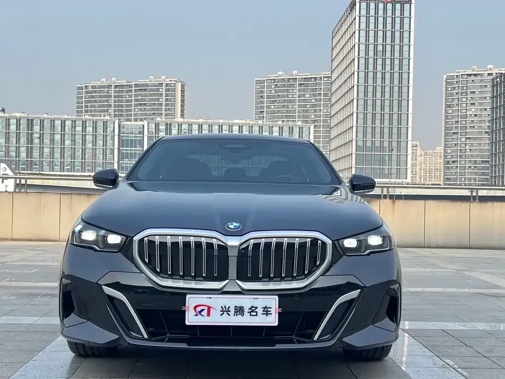 BMW 5 Series 2025 из CN, фото 6