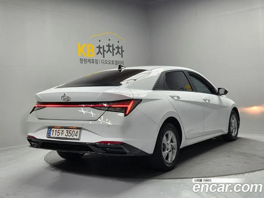 Hyundai AVANTE — фото 2