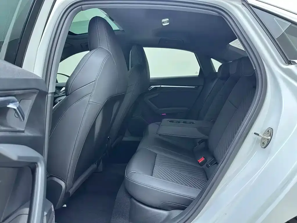Audi A3 2022 из CN, фото 10