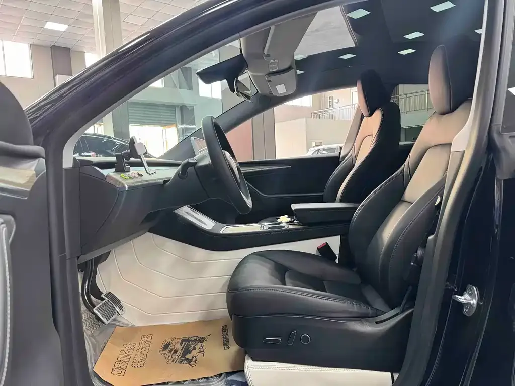 Tesla Model Y 2023 из CN, фото 3