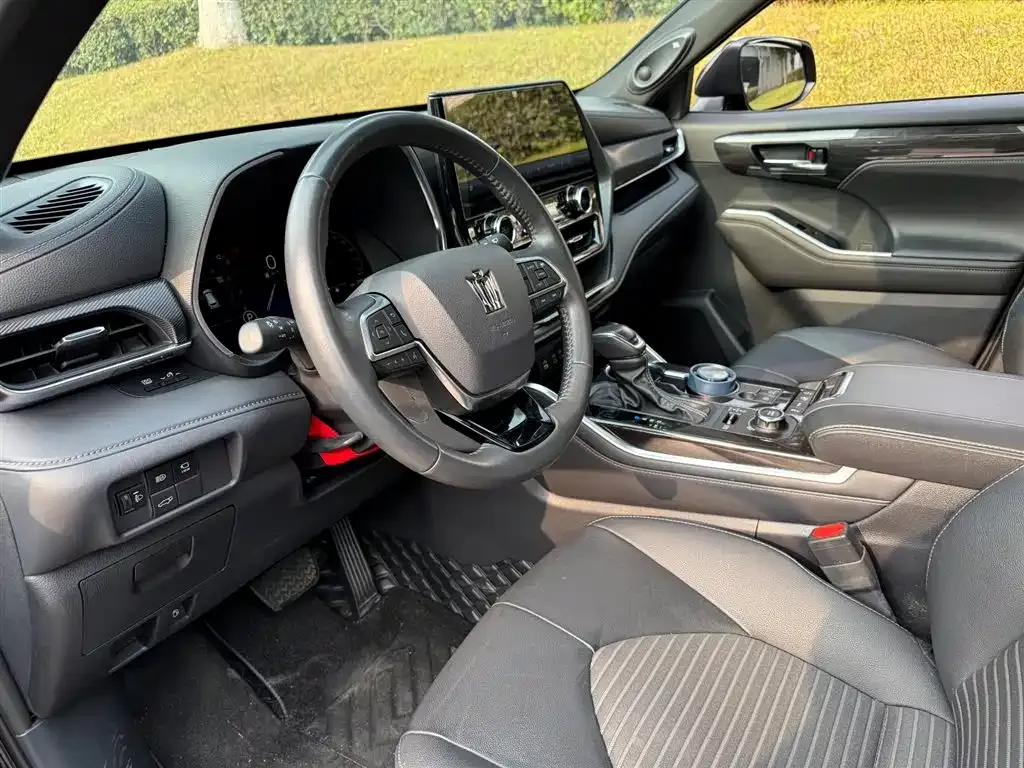 Toyota Crown Kluger 2023 из CN, фото 2