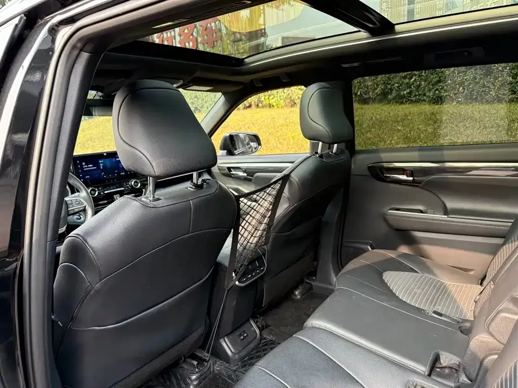 Toyota Crown Kluger 2023 из CN, фото 3