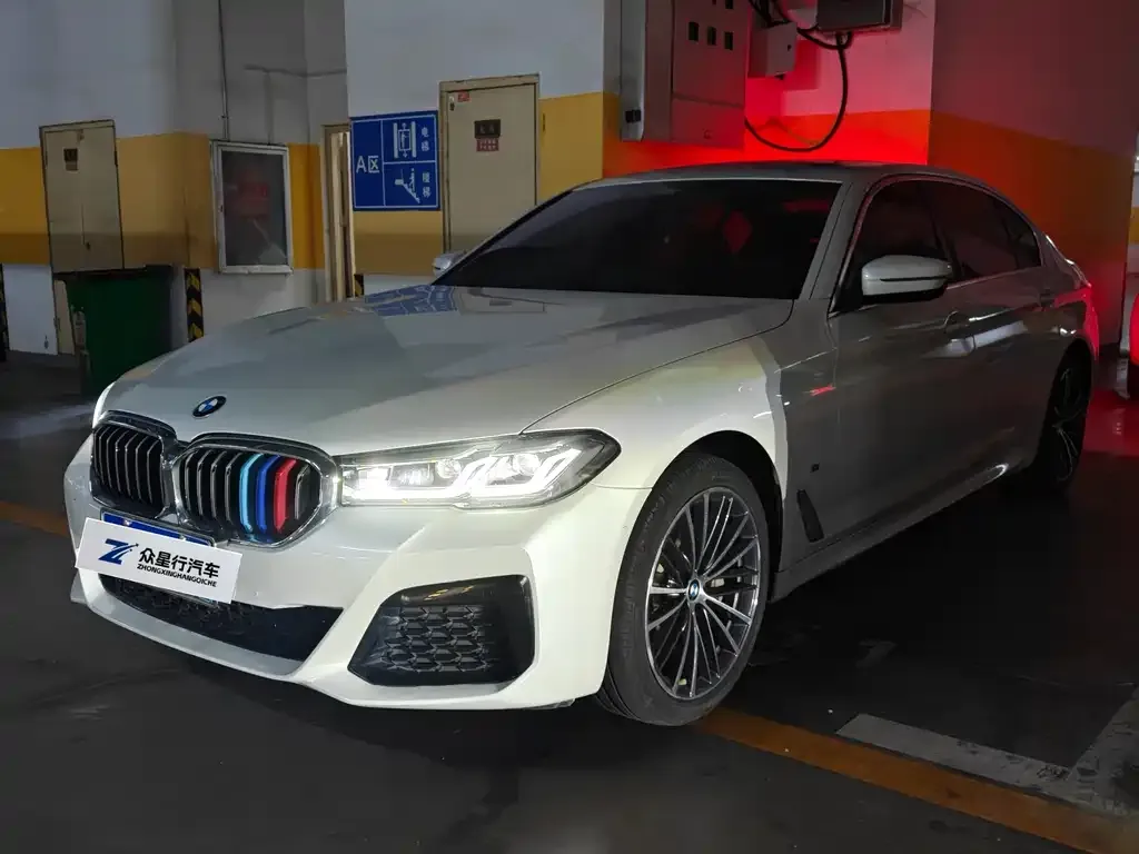 BMW 5 Series 2023 из CN, фото 1