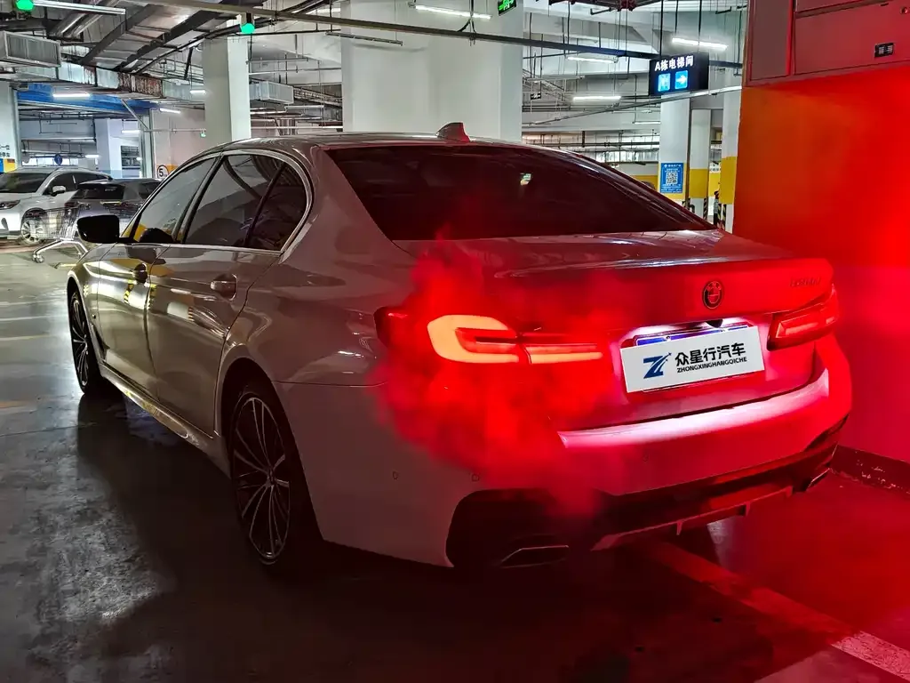 BMW 5 Series 2023 из CN, фото 7