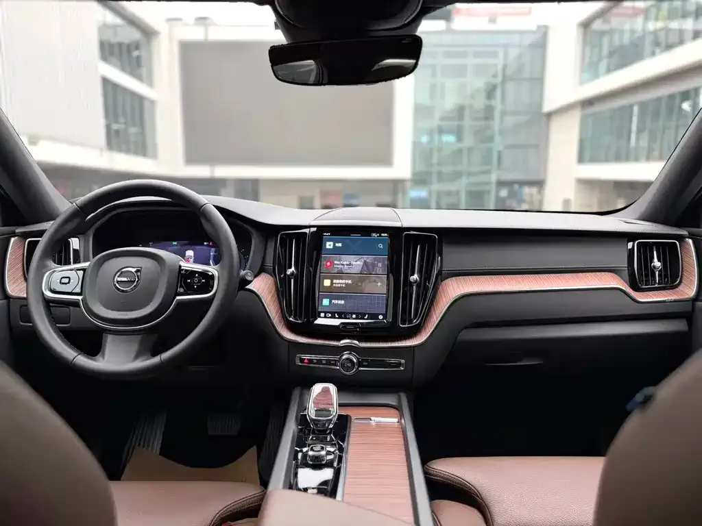 Volvo XC60 2024 из CN, фото 5