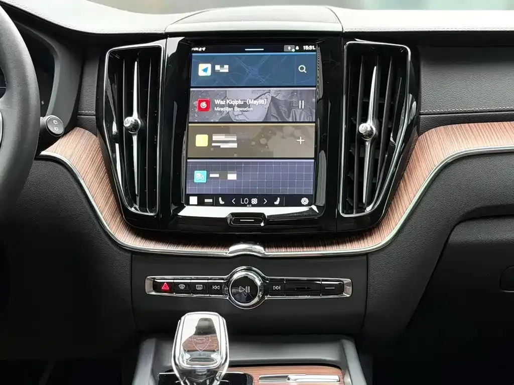 Volvo XC60 2024 из CN, фото 6