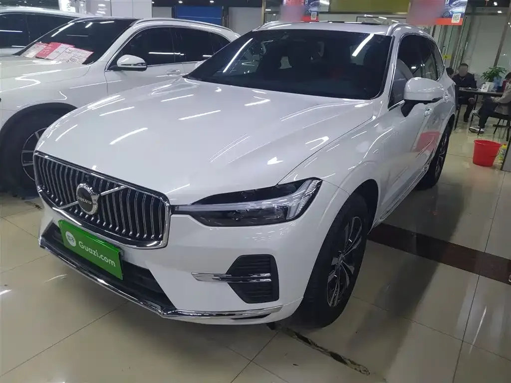 Volvo XC60 2022 из CN, фото 1