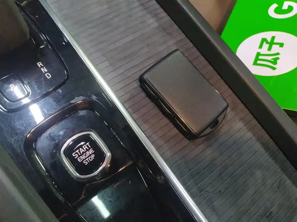 Volvo XC60 2022 из CN, фото 2