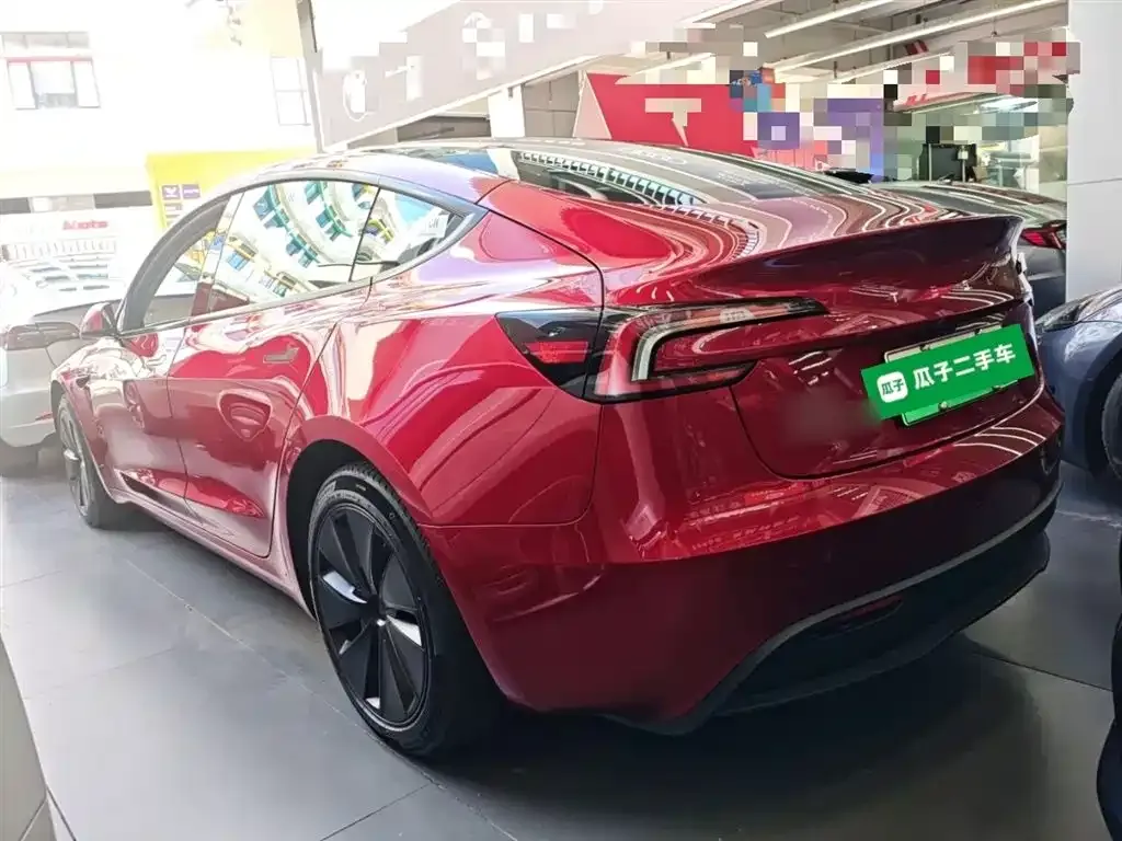 Tesla Model 3 — фото 4