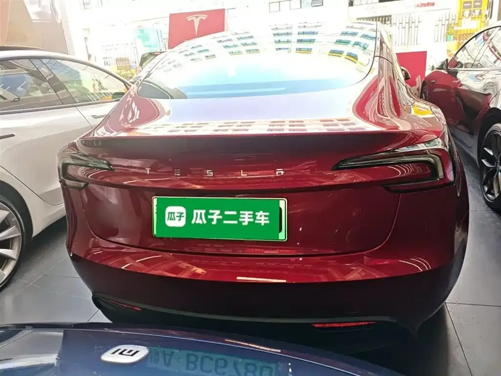 Tesla Model 3 — фото 8