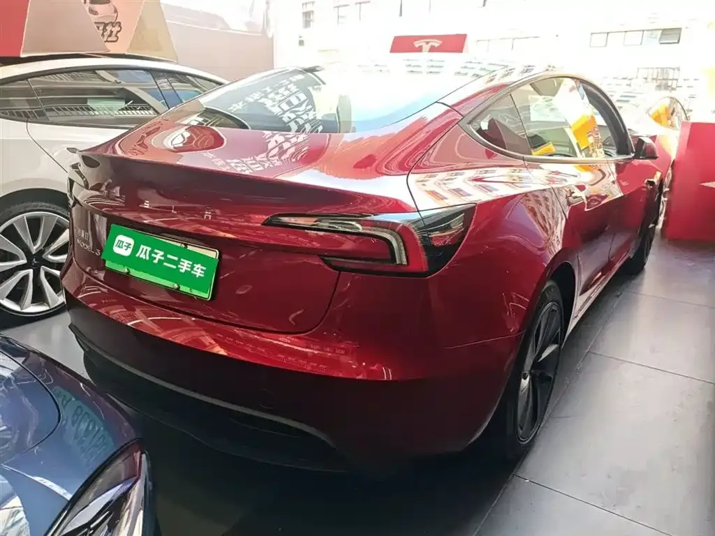 Tesla Model 3 — фото 6