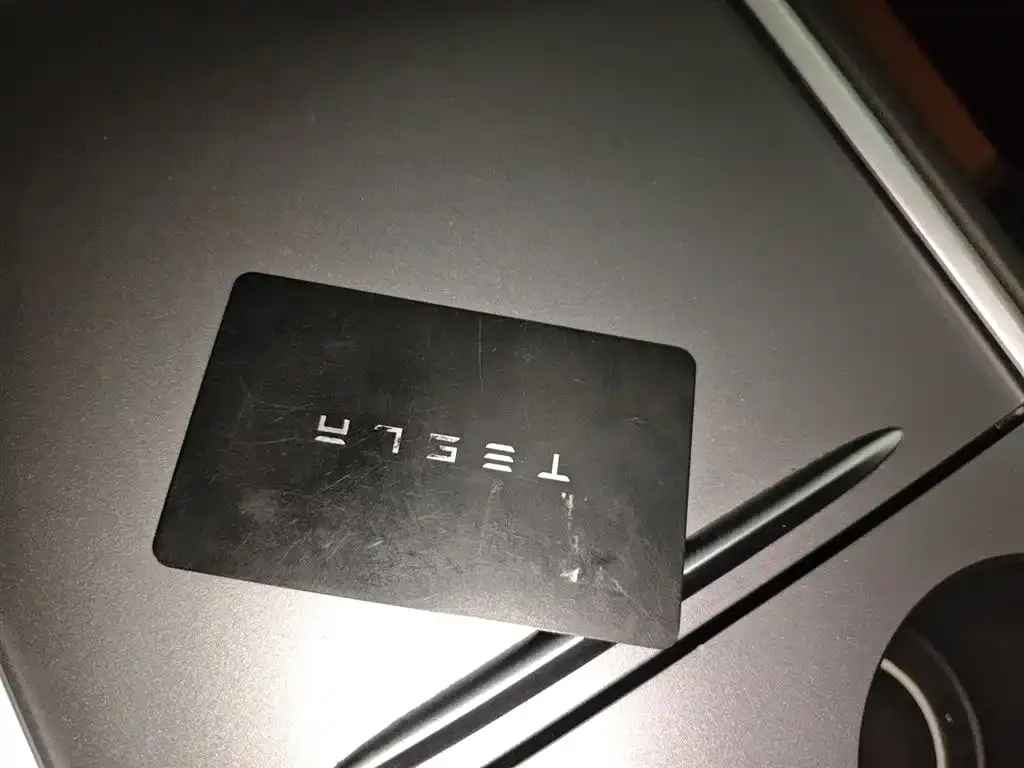 Tesla Model 3 — фото 3