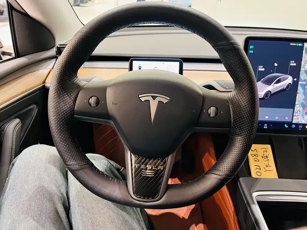Tesla Model Y — фото 8