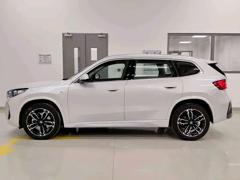 BMW X1 — фото 6