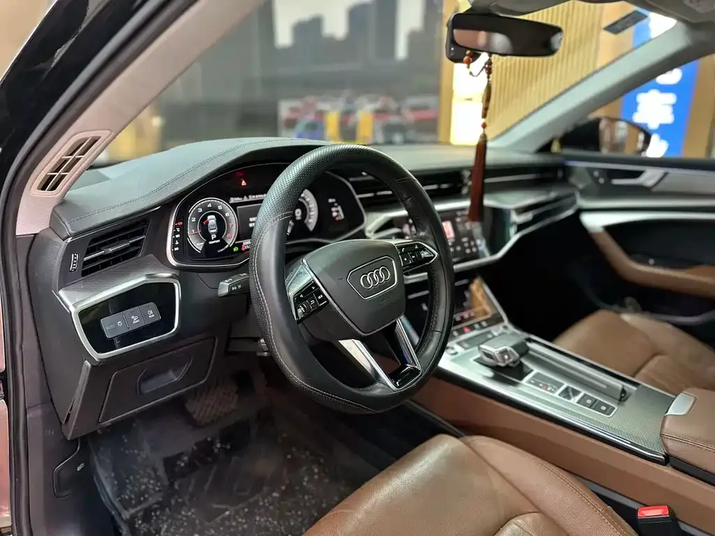 Audi A6L — фото 2