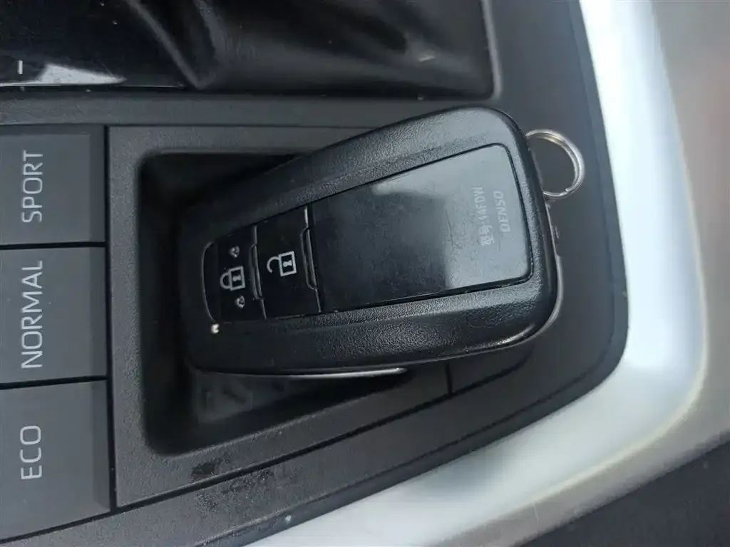 Toyota Wildlander 2023 из CN, фото 2