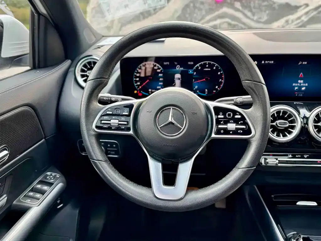 Mercedes-Benz GLA — фото 8