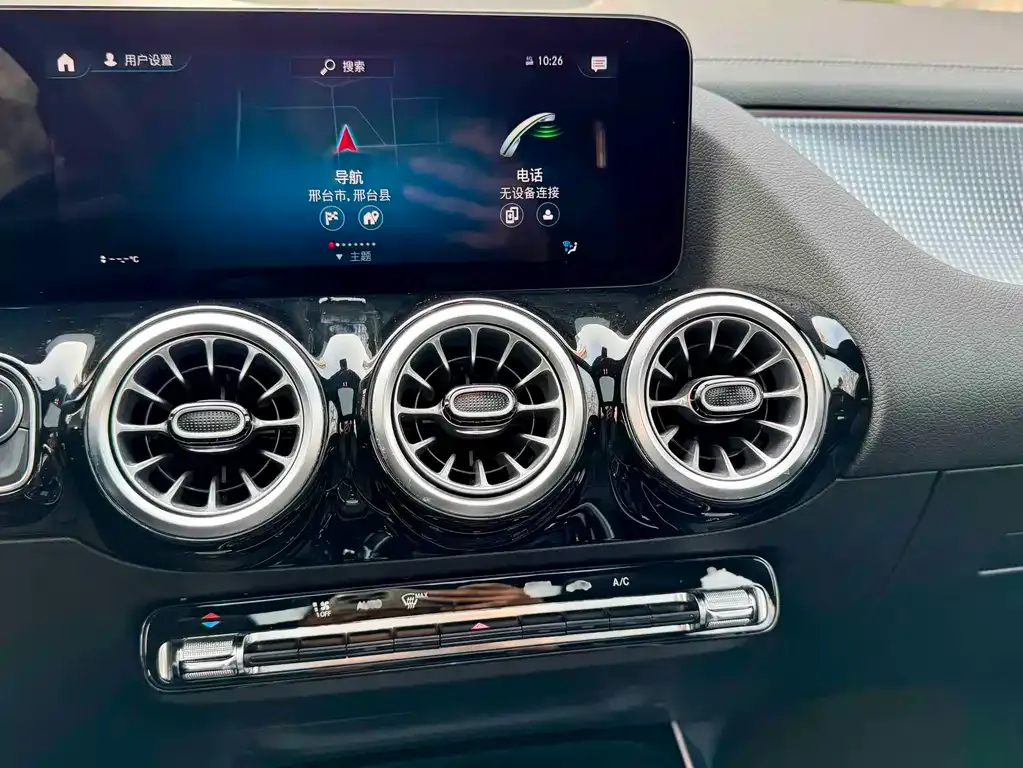 Mercedes-Benz GLA — фото 9