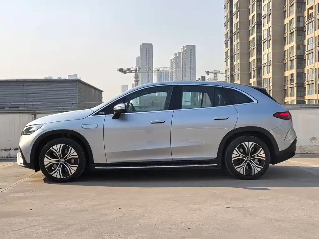 Mercedes-Benz EQE SUV 2023 из CN, фото 10