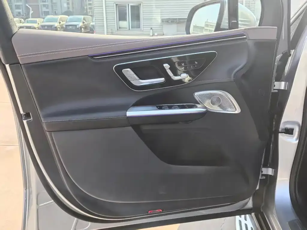 Mercedes-Benz EQE SUV 2023 из CN, фото 3