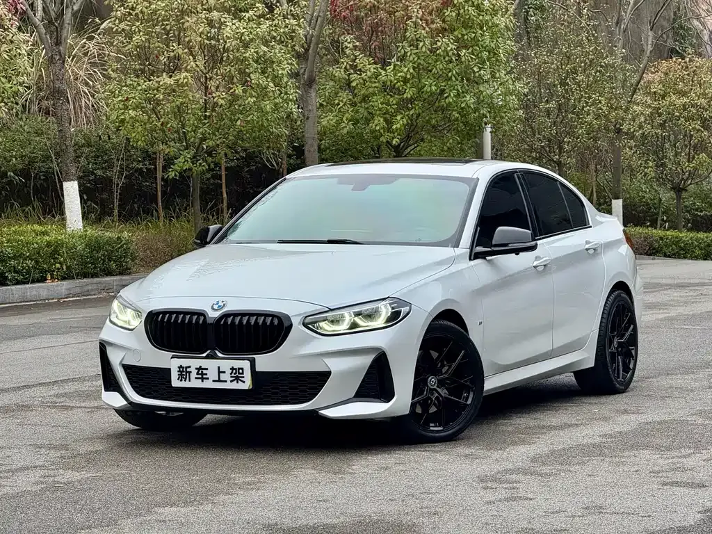 BMW 1 Series 2021 из CN, фото 1