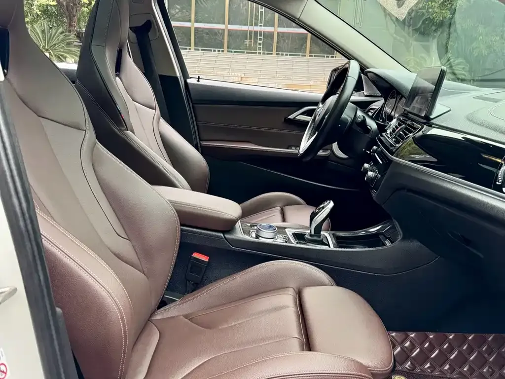 BMW 1 Series 2021 из CN, фото 8